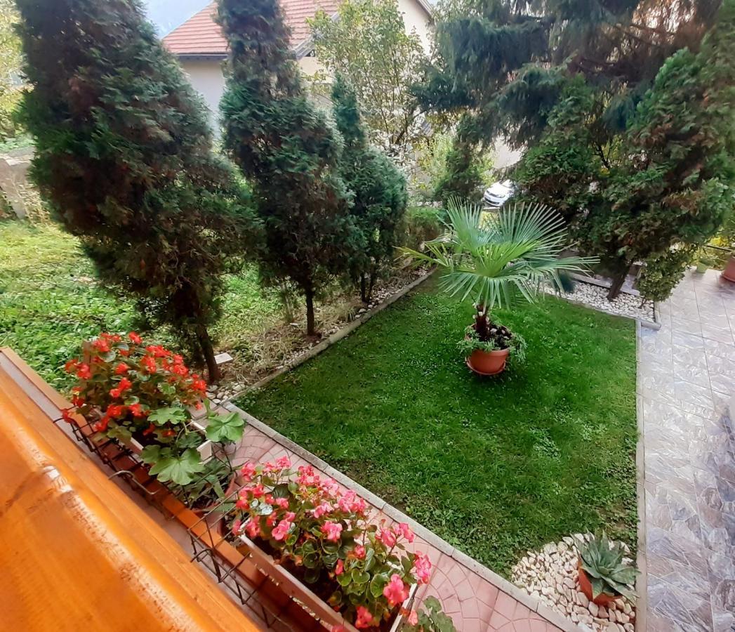Obiteljski Apartman Borovi Visoko Ngoại thất bức ảnh