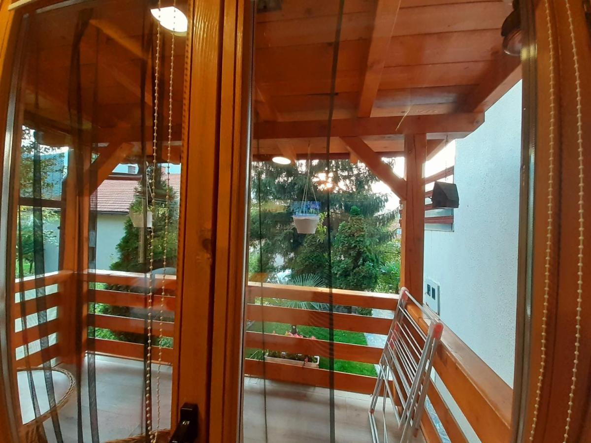 Obiteljski Apartman Borovi Visoko Ngoại thất bức ảnh