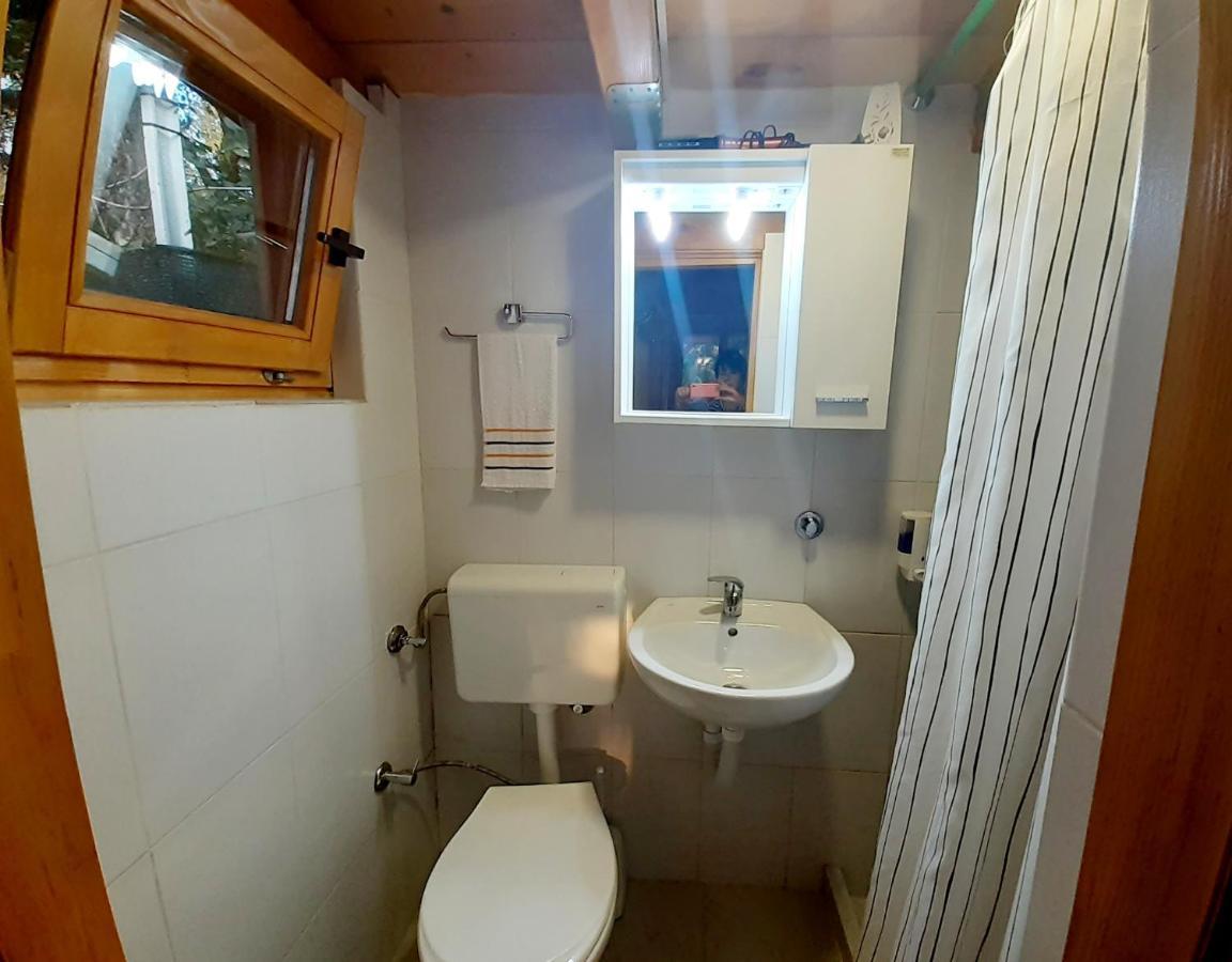 Obiteljski Apartman Borovi Visoko Ngoại thất bức ảnh