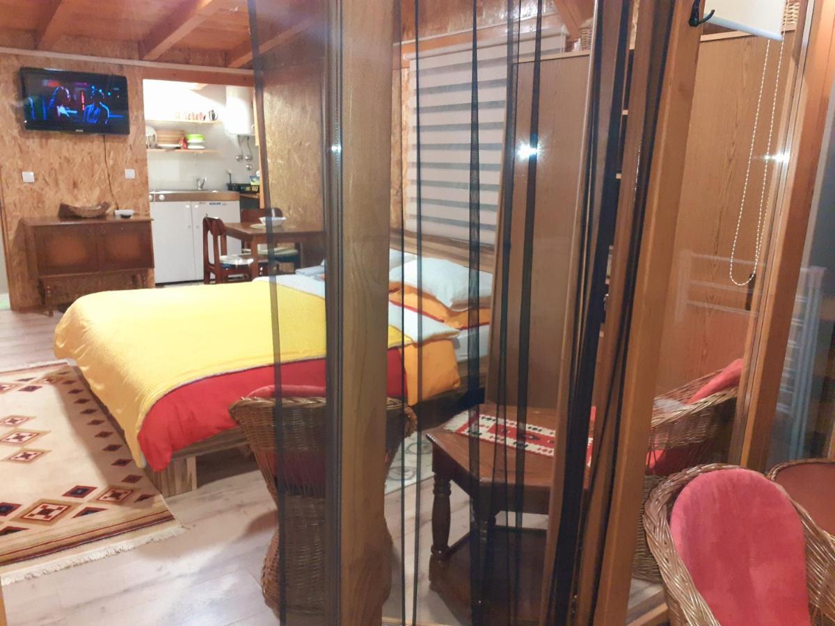Obiteljski Apartman Borovi Visoko Ngoại thất bức ảnh