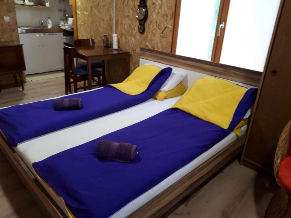 Obiteljski Apartman Borovi Visoko Ngoại thất bức ảnh